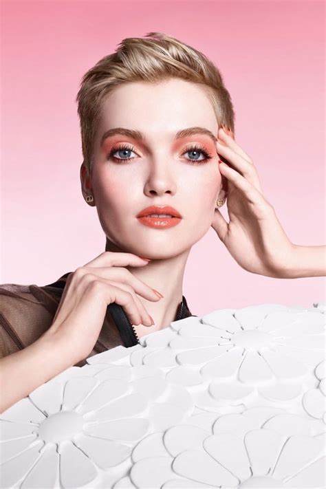 vernis dior printemps 2021|COLLECTION MAQUILLAGE PRINTEMPS 2021 – PURE GLOW .